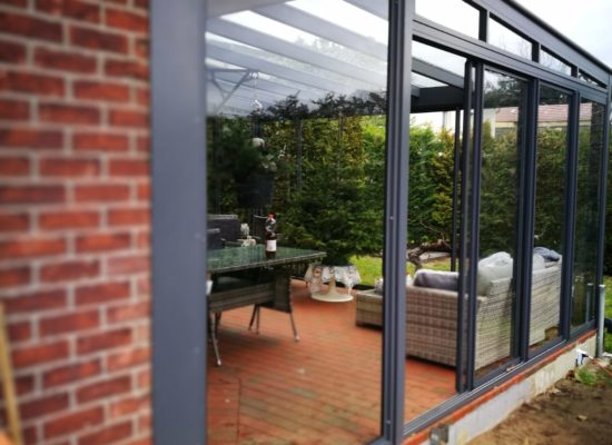 OLE-fix Terrassendach aus Klarglas und Aluminium, maßgefertigt aus eigener Produktion