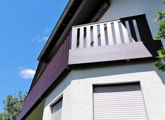 Alu-Geländer Balkon mit Sichtblende Halter, maßgefertigt