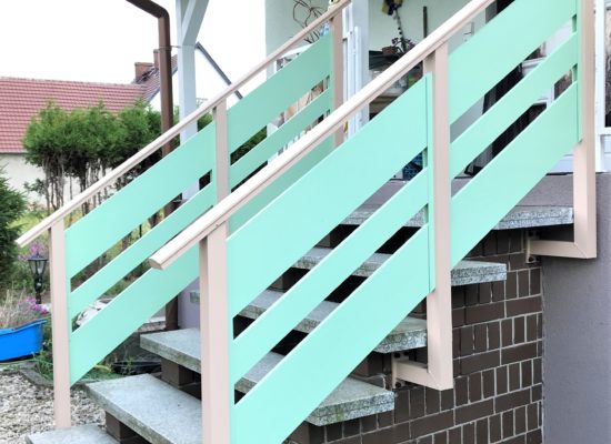 ALU-Treppengeländer, Bi-Color, zweifarbig - pulverbeschichtet, Wangenmontage