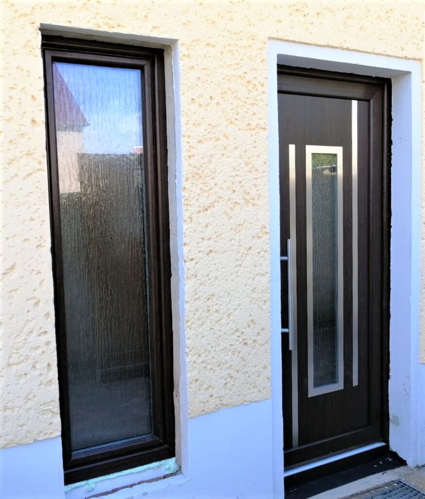 Sicherheitshaustür und Festverglasung m Ornamentglas